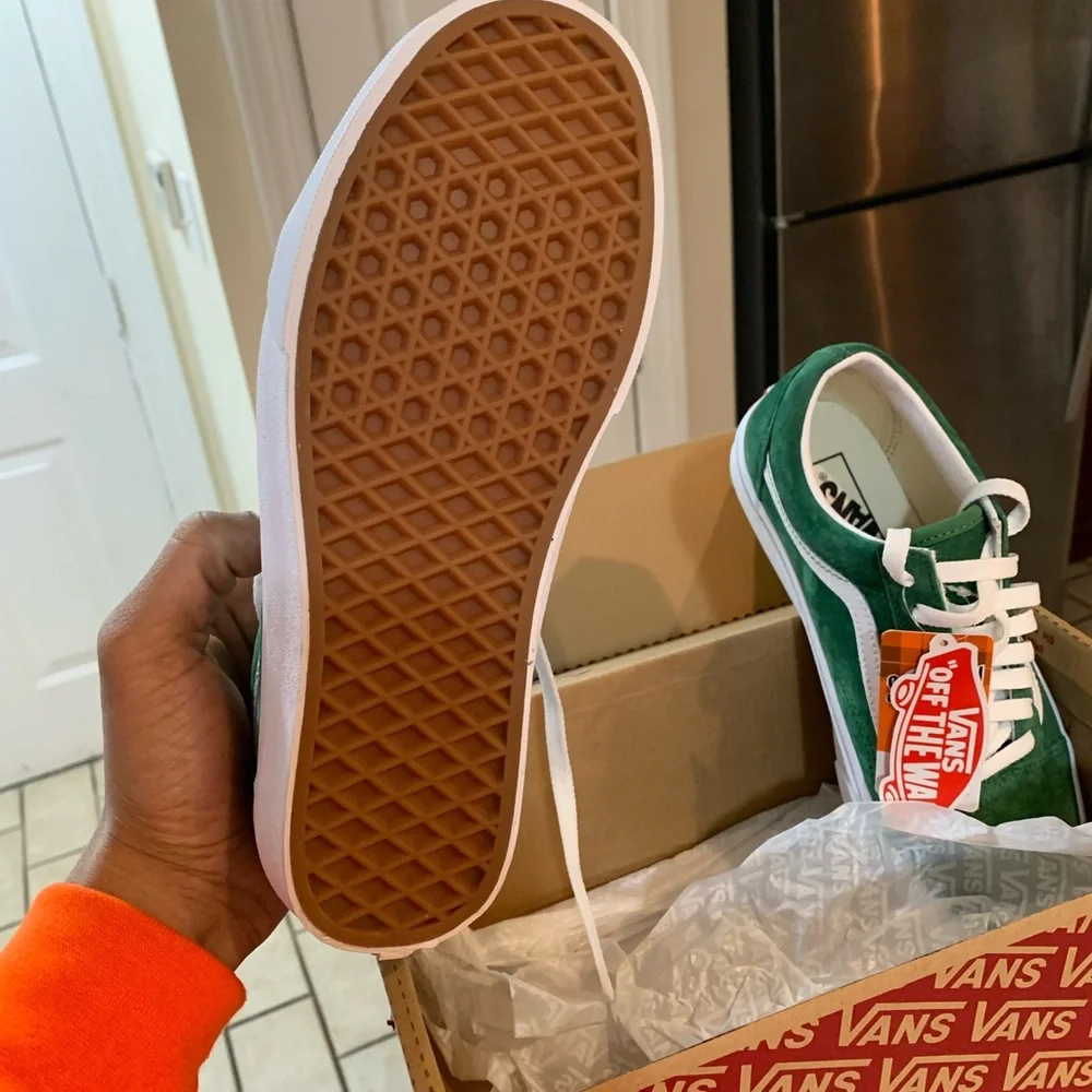 *NWT* Green Vans Sneakers never worn - Picture 2 of 4